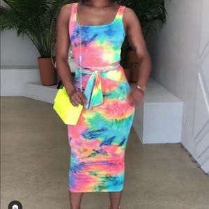 𝐍𝐄𝐎𝐍 𝐌𝐀𝐗𝐈 𝐃𝐑𝐄𝐒𝐒